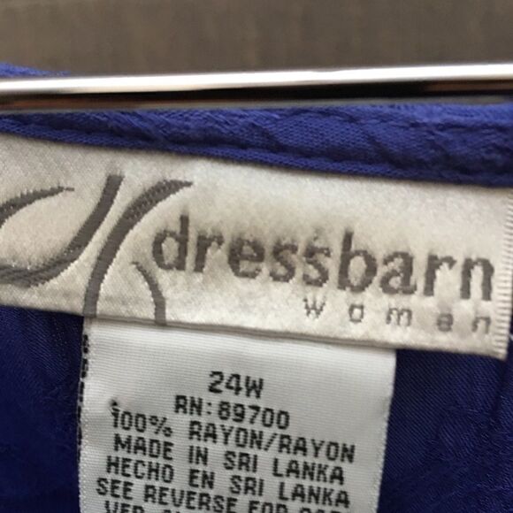 Dress Barn Sleeveless 100% Rayon Blouse - Picture 2 of 4